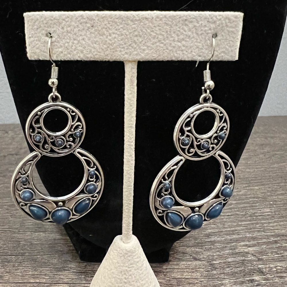 Elegant Silver and Blue Dangle pierced Earrings